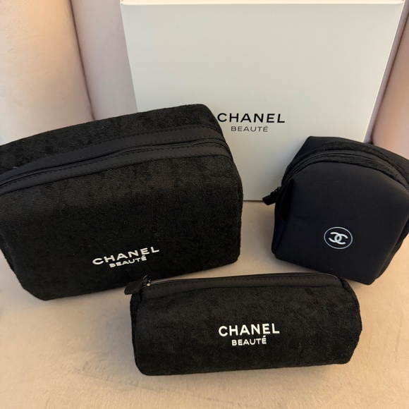 Chanel Beauté 3 piece Cosmetic Case Set - Picture 1 of 9